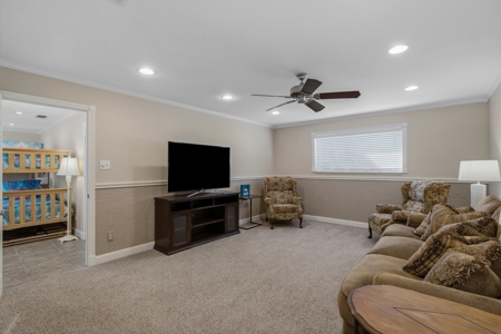 Lakefront and Golf Course Home in Gated Holly Lake Ranch in Texas - image 21