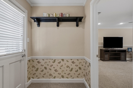 Lakefront and Golf Course Home in Gated Holly Lake Ranch in Texas - image 20