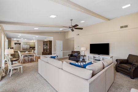 Lakefront and Golf Course Home in Gated Holly Lake Ranch in Texas - image 10