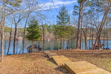 Lakefront and Golf Course Home in Gated Holly Lake Ranch in Texas - image 36