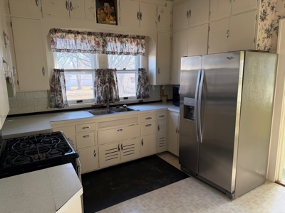 Charming 1922 Home in the Heart of Chillicothe! - image 7