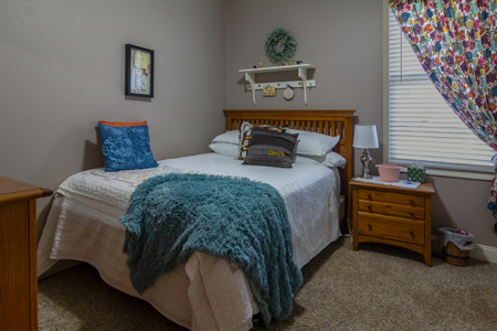 Beautiful Home sits on 3.6 acres - image 13