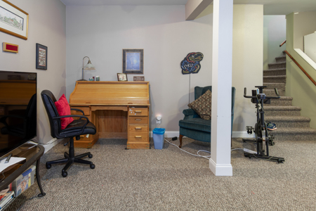 Beautiful Home sits on 3.6 acres - image 35