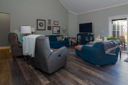 Beautiful Home sits on 3.6 acres - image 47