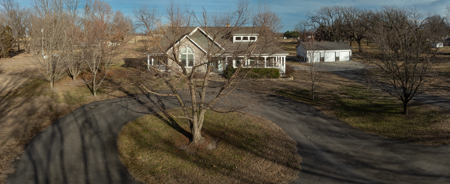 Beautiful Home sits on 3.6 acres - image 4