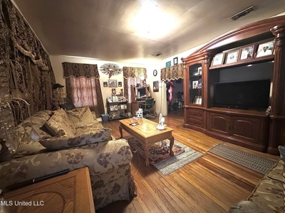 Investment Property for Sale, McComb MS, Long Term Tenant - image 2