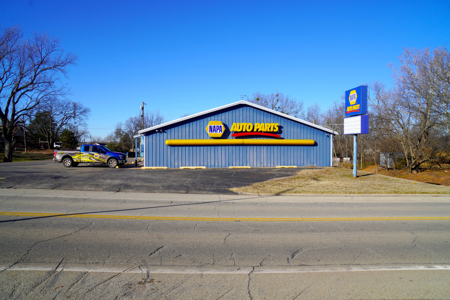 Commercial Building for Sale in Chandler, OK | Prime Location - image 4