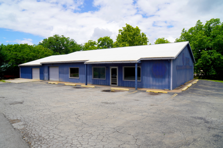 Commercial Building for Sale in Chandler, OK | Prime Location - image 2