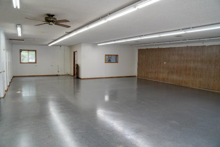 Commercial Building for Sale in Chandler, OK | Prime Location - image 5