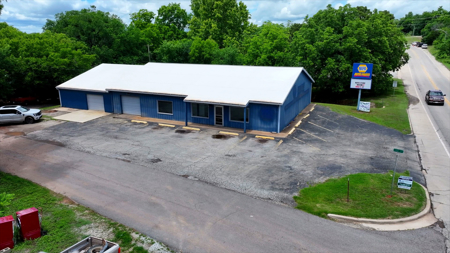 Commercial Building for Sale in Chandler, OK | Prime Location - image 17