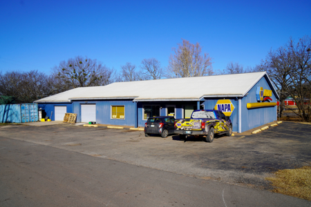 Commercial Building for Sale in Chandler, OK | Prime Location - image 1