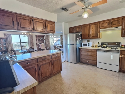 Country Home on Acreage with Horse Facilities in Rising Star TX - image 16