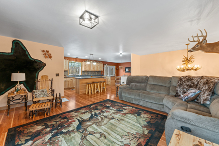 Secluded 40-Acre Property With Prime Hunting and Peaceful Country - image 4