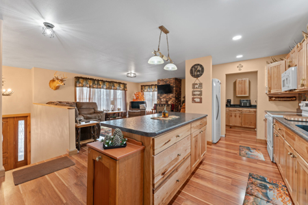 Secluded 40-Acre Property With Prime Hunting and Peaceful Country - image 7