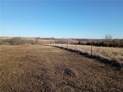 25.5+/- North of Stanberry with Pond, Shop & Scenic Build Sites - image 3