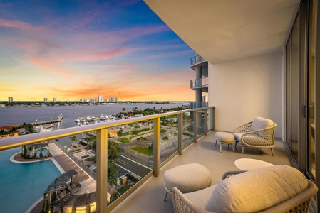 Nautilus 220 Luxury Waterfront Condo for Sale in Lake Park, FL - image 35