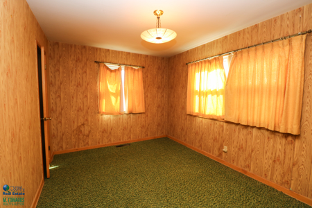 Sudan Investment Property 3/1 with a 2 Car Carport! - image 9