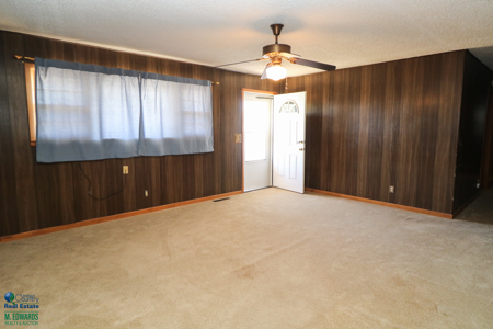 Sudan Investment Property 3/1 with a 2 Car Carport! - image 3