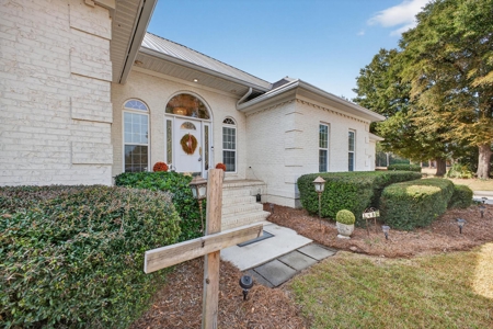 Custom 4BR/3BA • 2,300+ Sq Ft • Golf-Course Lot • Paw Paw Country - image 14