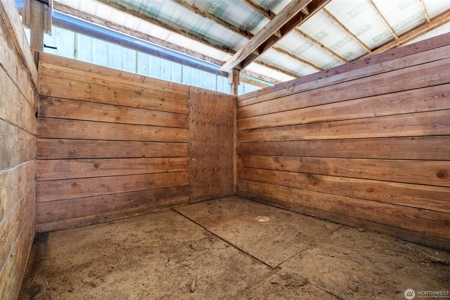 Gated Creekside Equestrian Property in Onalaska, Washington - image 33
