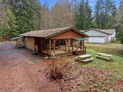 Cozy Log Home Near Lake Cushman in Mason County - image 2