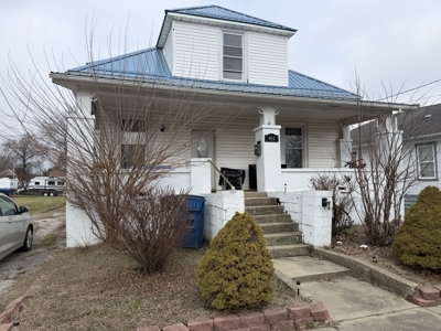 Spacious 4-Bedroom Home with Great Bones & Endless Potential - image 1