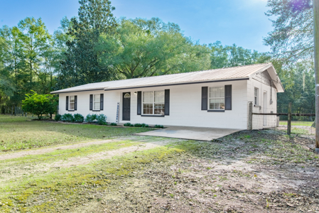 Chiefland, FL - Charming, Well Maintained 2/2 on One Acre - image 23