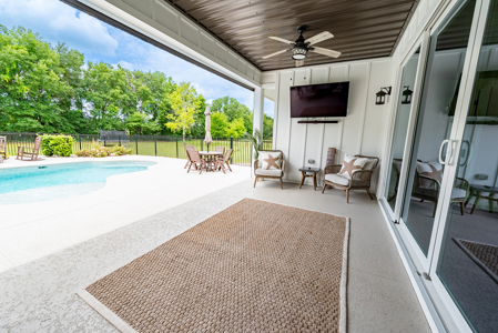Home with Pool For Sale in Trenton, FL - image 38