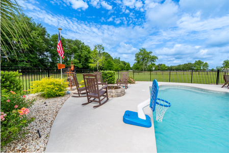 Home with Pool For Sale in Trenton, FL - image 12