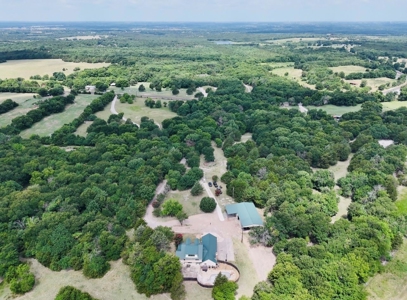 Bonham TX Gated Estate on 11.12 Acres | Pool & 40x60 Shop - image 1