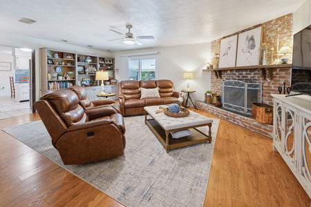 Private, Turnkey Brick Pool Home with Golf Course Views - image 12