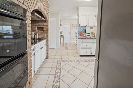 Private, Turnkey Brick Pool Home with Golf Course Views - image 10