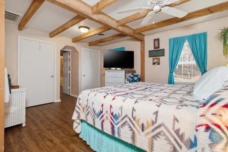 Secluded Ranch Bordering Mark Twain Nat'l Forest in Vanzant, MO - image 19