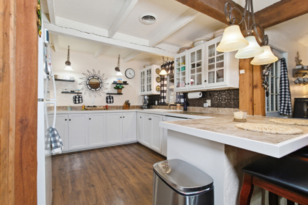 Secluded Ranch Bordering Mark Twain Nat'l Forest in Vanzant, MO - image 17