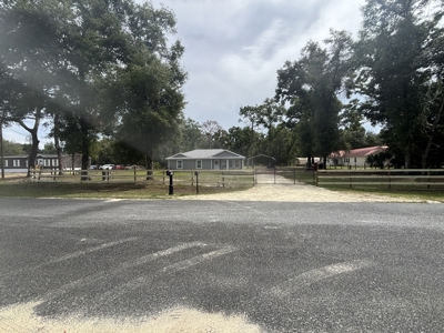 1 Acre. 3 Bedrooms. Paved Road. Perfect Location. - image 12