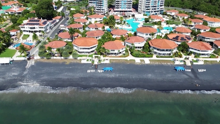 Beautiful 1 bedroom ground floor unit at Coronado Country Club - image 2