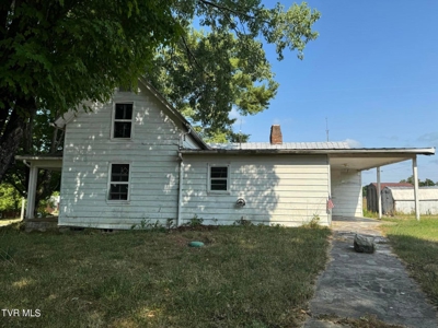 1900's Fixer Upper Farmhouse on .76 acres in Greeneville, TN - image 40