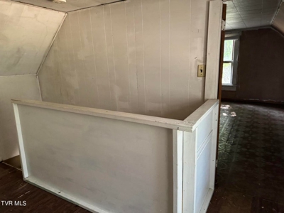 1900's Fixer Upper Farmhouse on .76 acres in Greeneville, TN - image 37