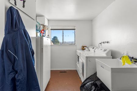 Country Home on Land For Sale in Selah, WA - image 38