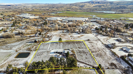 Country Home on Land For Sale in Selah, WA - image 4