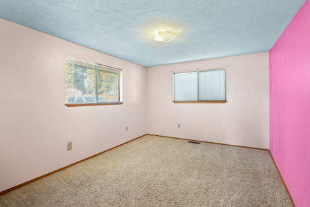 Country Home on Land For Sale in Selah, WA - image 32