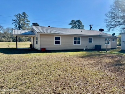 Brick Home on 5.7 Acres in North Pike School District - image 4