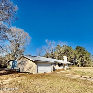 Brick Home on 5.7 Acres in North Pike School District - image 3