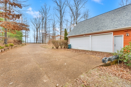 Country Home for Sale in Lewis County, Tennessee - image 44