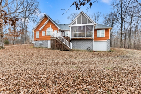 Country Home for Sale in Lewis County, Tennessee - image 8