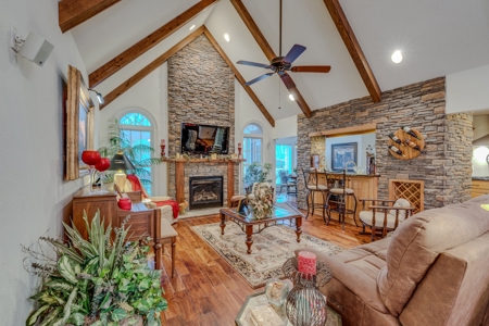 Country Home for Sale in Lewis County, Tennessee - image 15