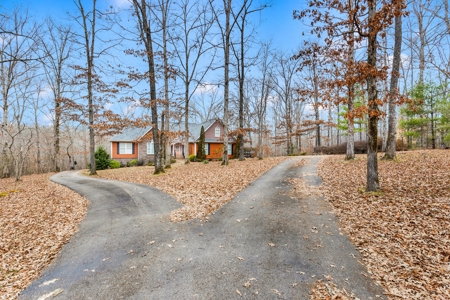 Country Home for Sale in Lewis County, Tennessee - image 7
