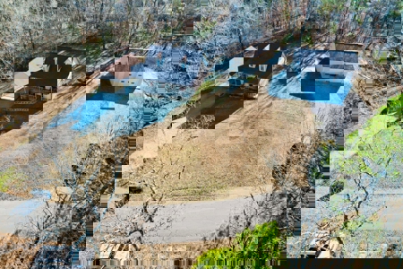 Home and Shop on Private Lake in Booneville, Mississippi - image 1