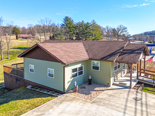 Commercial bldg for sale