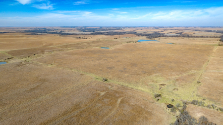 Quality Pasture with Water Near Gridley Kansas - image 5